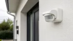 Aussen-Bewegungsmelder an der Hausfassade sicher installieren